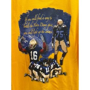 2005 Notre Dame Football T-Shirt Size Medium